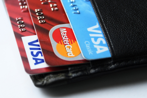 В России выведут из оборота карты Visa и Mastercard. Пользоваться ими больше небезопасно 