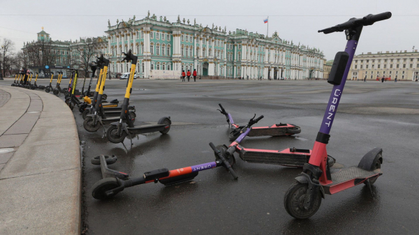 В Петербурге предлагают убрать самокатчиков на велосипедные дорожки