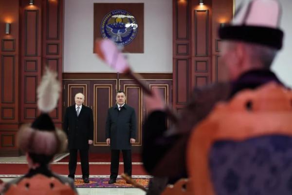 
        Самая пророссийская республика. Как Путин строил дружбу с Киргизией    