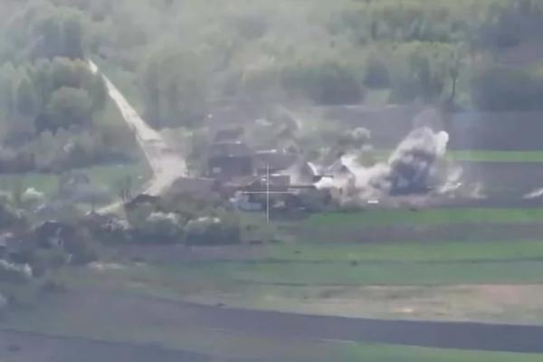 
        "Я-«Звезда»". Морпехи рассказали о военном чуде и трофейном Bradley    