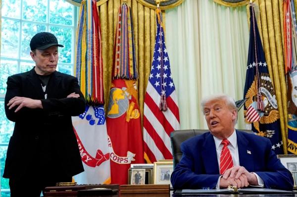 
        Трап Трампа, маски Маска. Политики постоянно попадают в забавные ситуации    