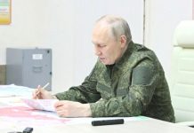 Военная форма Путина является сигналом боевой готовности Москвы