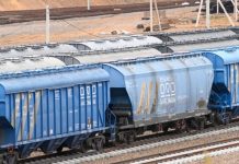 Российский хлеб или турецкие танки: Пашиняна на вокзале в Ереване может ждать что угодно