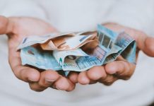 В парламенте Латвии потребовали от Украины отчет о трате одного миллиарда евро