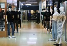 Гудбай, стиляги. Госдума и Минпромторг хотят одеть россиян в отечественное