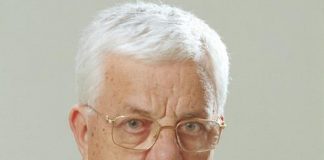 Композитор Раймонд Паулс отозвал у своих представителей доверенности