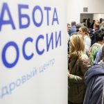 Минтруд против Медведева: Коллапс на рынке труде есть, но его нет. Кто прав?