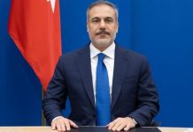 Арагчи указал в разговоре с Фиданом, что Иран полон решимости защищаться после убийства Хаменеи