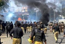 В Пакистане громят консульство США: Мусульманский мир в гневе после убийства Али Хаменеи