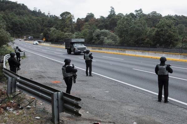 
        Поджоги и&nbsp;хаос. Российские туристы рассказали, что происходит в&nbsp;Мексике    