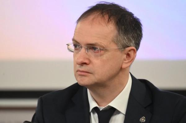 
        Войны все мало. Украинские нацики начали угрожать Мединскому    