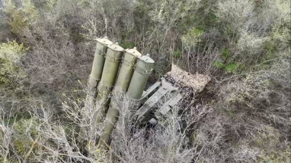 
        Враг огрызается. Зенитчик Спартак: с С-300В любой F-16 достанем спокойно    