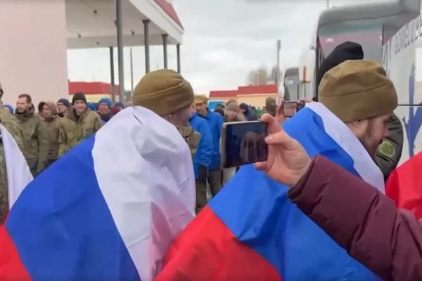 
        Отомстили! Ведьмы Зеленского, убивавшие раненых русских солдат, горят в аду    