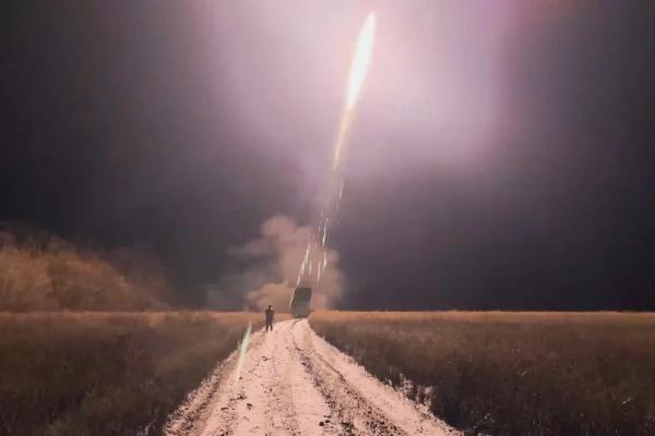 
        Блэкаут скоро? Украина погружается во тьму из-за «ударов возмездия»    