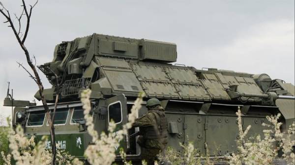 
        Враг огрызается. Зенитчик Спартак: с С-300В любой F-16 достанем спокойно    
