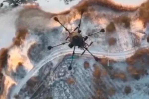 «Гвоздика» бьёт — солдаты ВСУ кончаются. Наша арта работает под Харьковом
«Гвоздика» бьёт — солдаты ВСУ кончаются. Наша арта работает под Харьковом