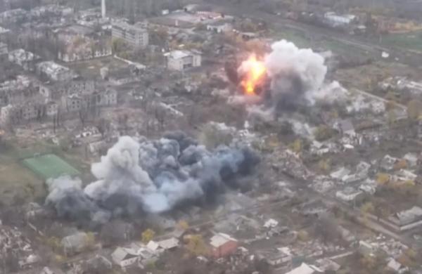 Сводка СВО, 2 ноября. Неизвестное оружие истребило полигон солдат ВСУ     
        Сводка СВО, 2 ноября. Неизвестное оружие истребило полигон солдат ВСУ