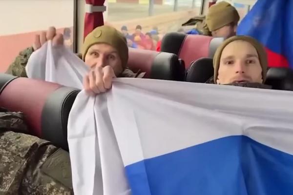 
        Отомстили! Ведьмы Зеленского, убивавшие раненых русских солдат, горят в аду    