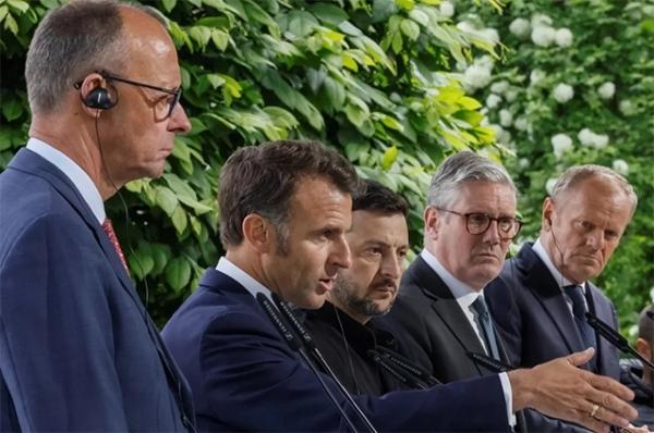 
        ЕС против. На предложенные Путиным переговоры Киев ответил ультиматумом    