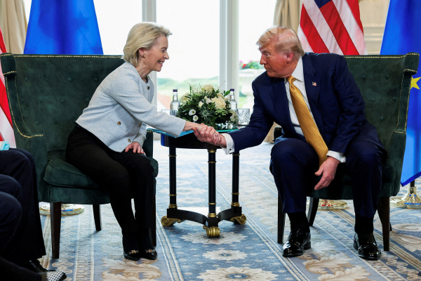 «Тройное фиаско»: что говорят о торговой сделке ЕС и США? 