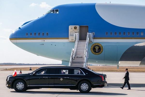 
        Эффект бумеранга. Антироссийские санкции помешали построить Трампу самолёт    
