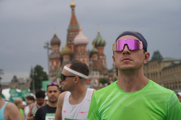 «Бежим со смыслом»: в Москве состоялся благотворительный Зеленый Марафон