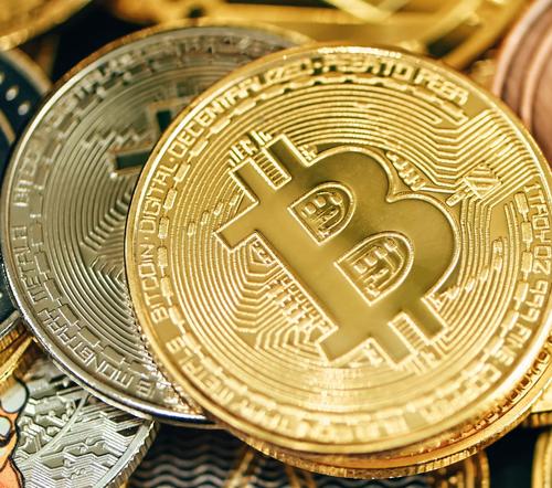Биткоин преодолел отметку в 120 тысяч долларов