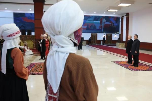 
        Самая пророссийская республика. Как Путин строил дружбу с Киргизией    