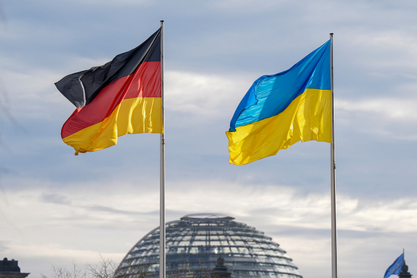 «Финансовый хаос». В Германии потеряли предназначенный Украине €1 млрд 