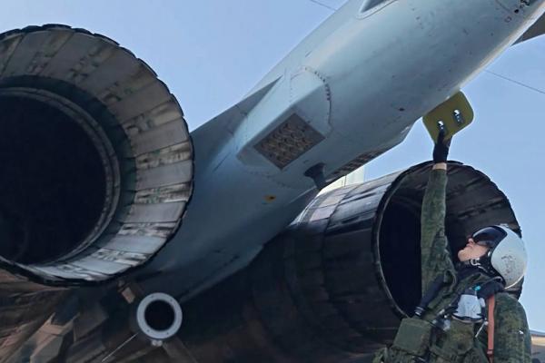 
        Силы небесные карают ВСУ. Лётчики помогают пехоте освобождать Донбасс    