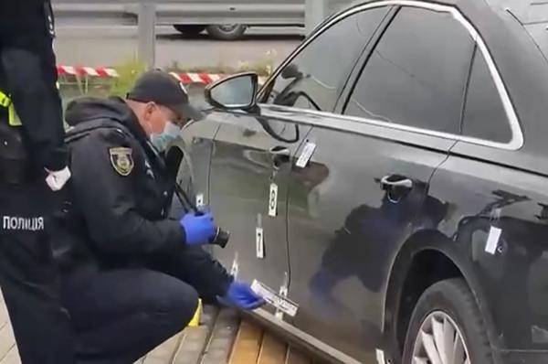 
        Две странных пули. В покушении на Елену Зеленскую заподозрили ее мужа    