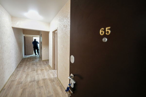 &laquo;Что имею? Две ипотеки, три кредита&raquo; Россиянам все труднее выплачивать долги по ипотеке. Когда рынок лопнет?