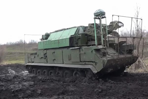 
        Взрывы, вопли, мертвецы. Убитых нациков ВСУ из Конотопа везут грузовиками    