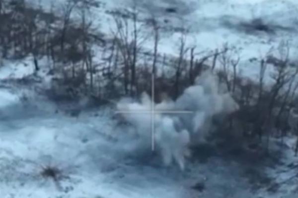 «Гвоздика» бьёт — солдаты ВСУ кончаются. Наша арта работает под Харьковом
«Гвоздика» бьёт — солдаты ВСУ кончаются. Наша арта работает под Харьковом