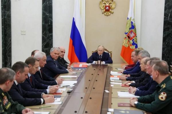 Всё всерьез? В Кремле думают о подготовке ядерных испытаний
Всё всерьез? В Кремле думают о подготовке ядерных испытаний