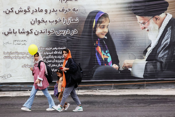 &laquo;Дональд Трамп вас убьет&raquo; Кто такой аятолла Хаменеи, почему от него зависит судьба Ирана и за что США объявили его своим врагом?