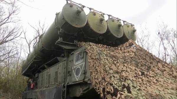 
        Враг огрызается. Зенитчик Спартак: с С-300В любой F-16 достанем спокойно    