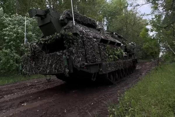 
        Враг огрызается. Зенитчик Спартак: с С-300В любой F-16 достанем спокойно    