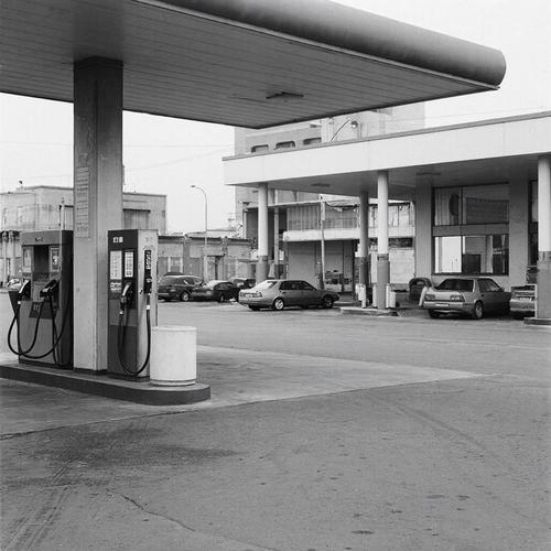 Эксперт пояснил, отразится ли на стоимости бензина в России рост мировых цен на нефть из-за удара по Ирану