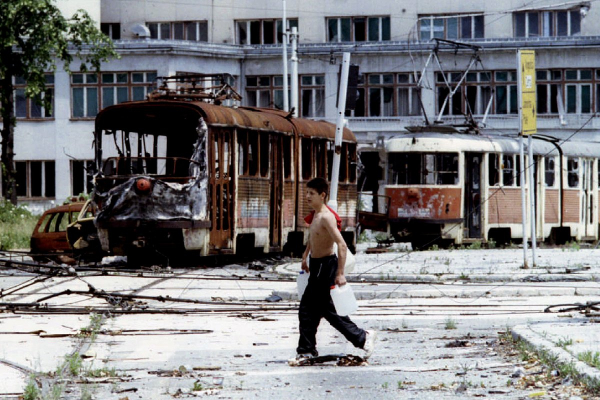 «Это несправедливый мир» 30 лет назад закончилась жестокая Боснийская война. Какой ценой удалось остановить бойню на Балканах? «Это несправедливый мир» 30 лет назад закончилась жестокая Боснийская война. Какой ценой удалось остановить бойню на Балканах?