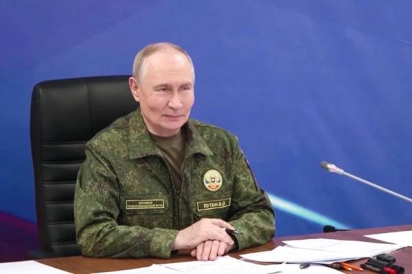 
        &laquo;Мы решим все задачи&raquo;. Путину доложили о взятии городов в зоне СВО    