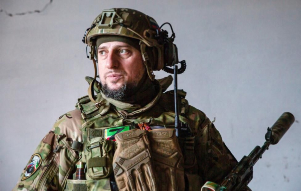 Глава «Ахмата» генерал Алаудинов попросил россиян молиться за страну