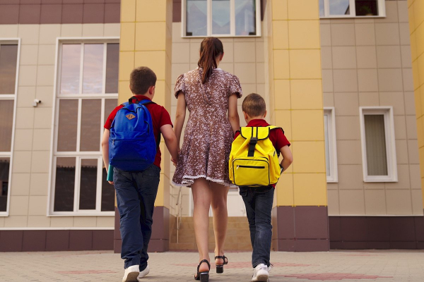 Из офиса — на яхту к миллиардерам. Зачем зумеры отказываются от карьеры и идут работать няньками у богачей? Из офиса — на яхту к миллиардерам. Зачем зумеры отказываются от карьеры и идут работать няньками у богачей?