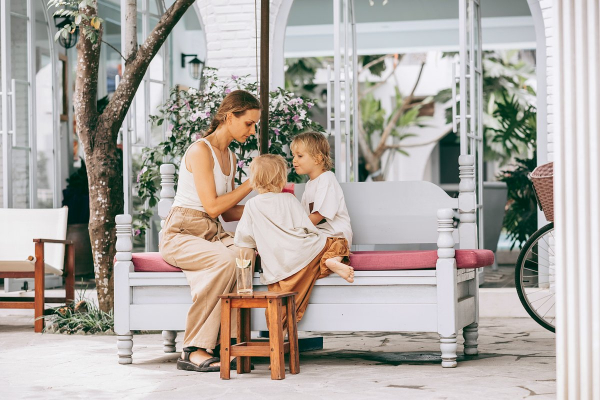 Из офиса — на яхту к миллиардерам. Зачем зумеры отказываются от карьеры и идут работать няньками у богачей? Из офиса — на яхту к миллиардерам. Зачем зумеры отказываются от карьеры и идут работать няньками у богачей?