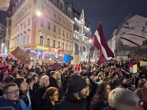 Языковой вопрос всплыл на митинге в Латвии