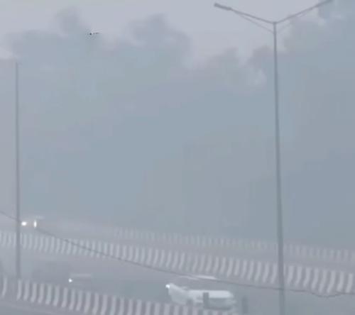 &laquo;Коктейль&raquo; из смога: транспорт, заводы и пожары на полях задушили столицу Индии