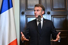 Макрон пообещал усилить давление на Россию
