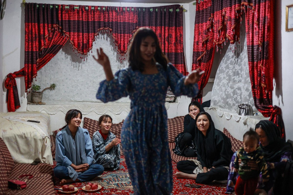 «Мечтать — почти преступление» Как афганские женщины живут под властью талибов. Фоторепортаж из Афганистана «Мечтать — почти преступление» Как афганские женщины живут под властью талибов. Фоторепортаж из Афганистана