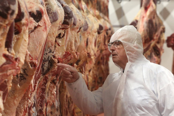 Мировые цены на говядину достигли максимума за 65 лет. Станет ли мясо роскошью для россиян?