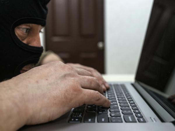 Мошенники стали использовать искусственный интеллект для обмана россиян